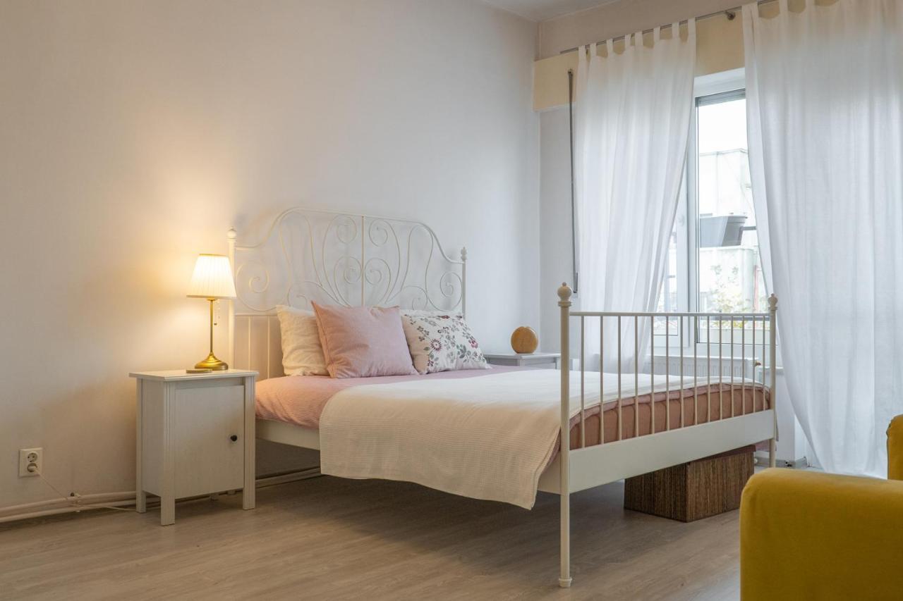 Bucharest Cozy Studio Luaran gambar