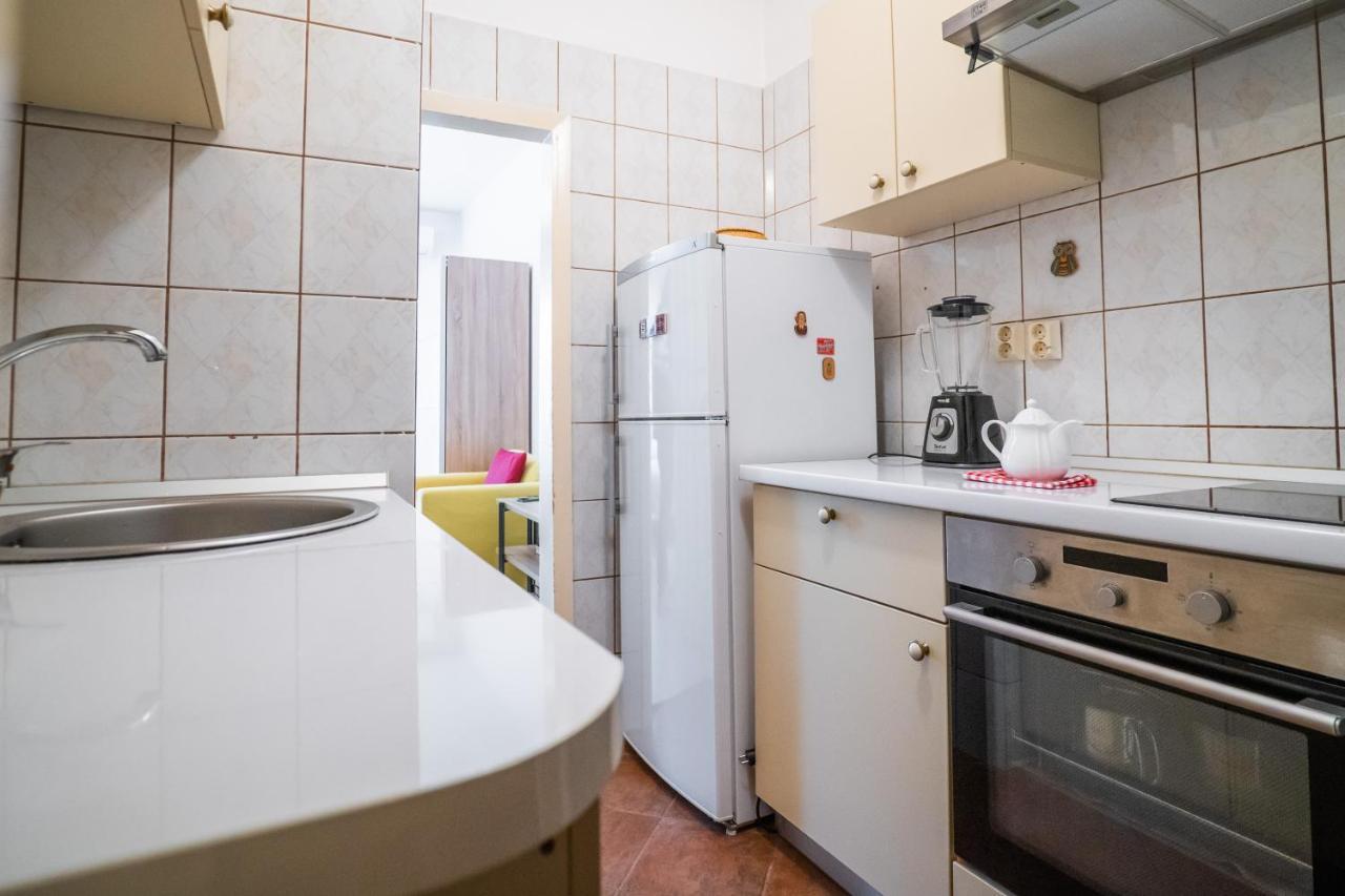 Bucharest Cozy Studio Luaran gambar