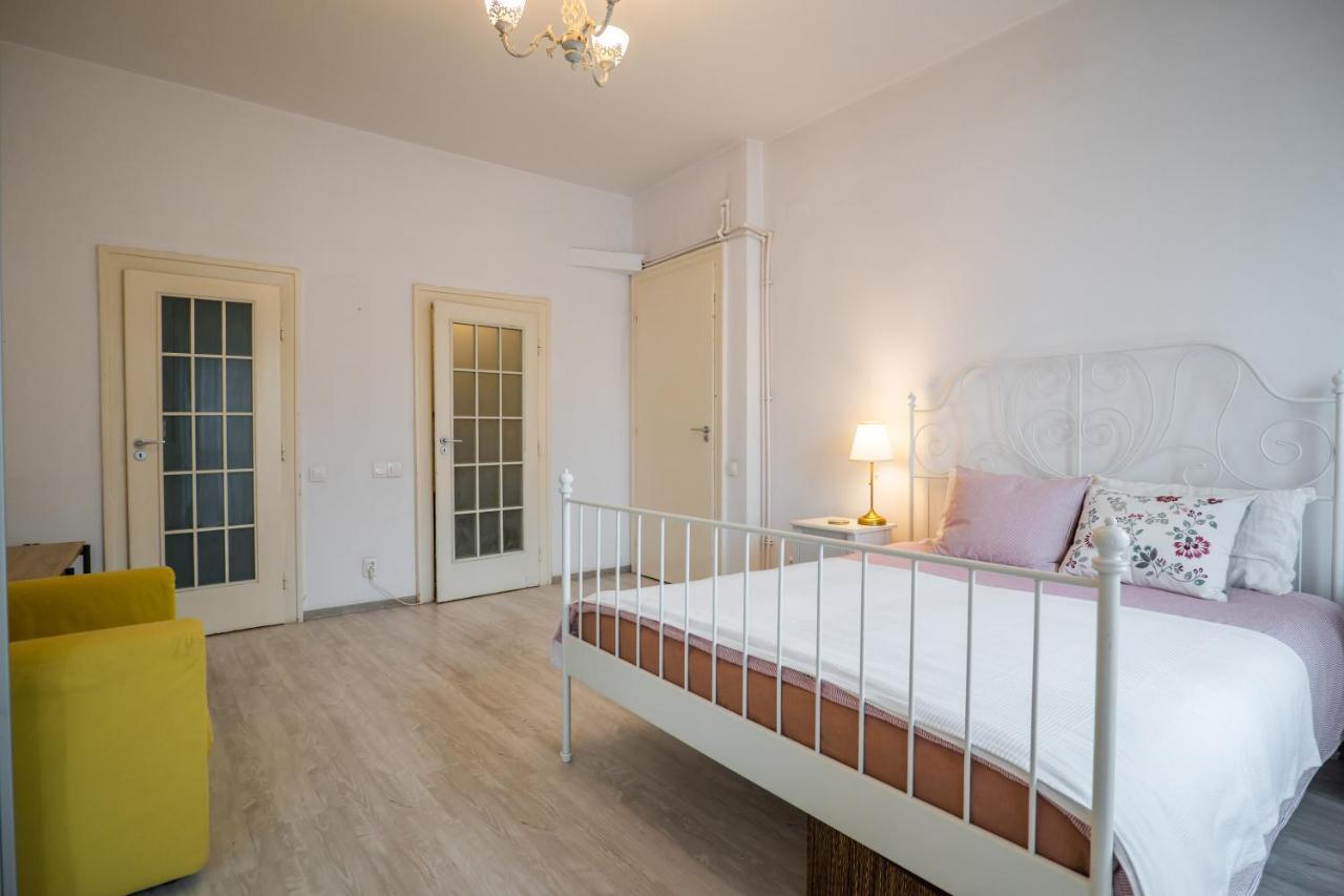 Bucharest Cozy Studio Luaran gambar