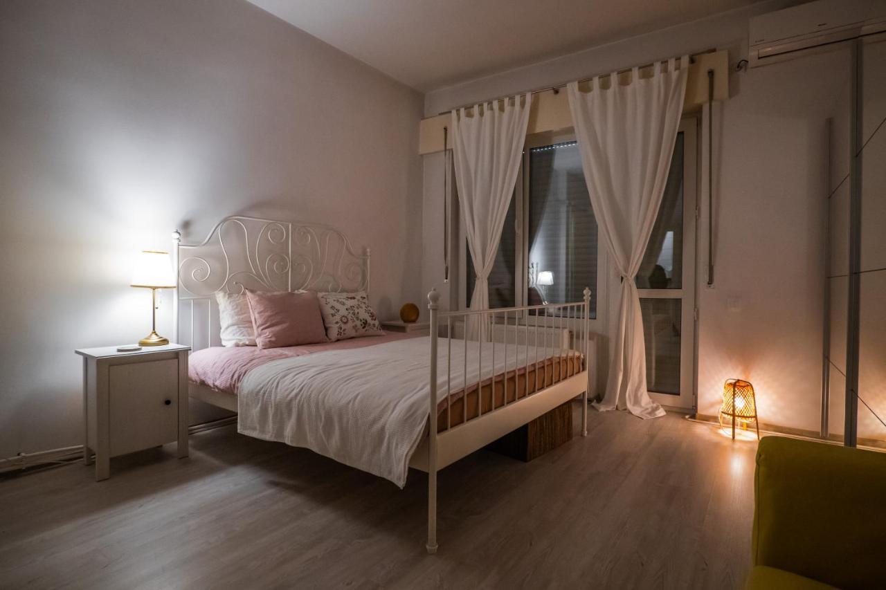 Bucharest Cozy Studio Luaran gambar