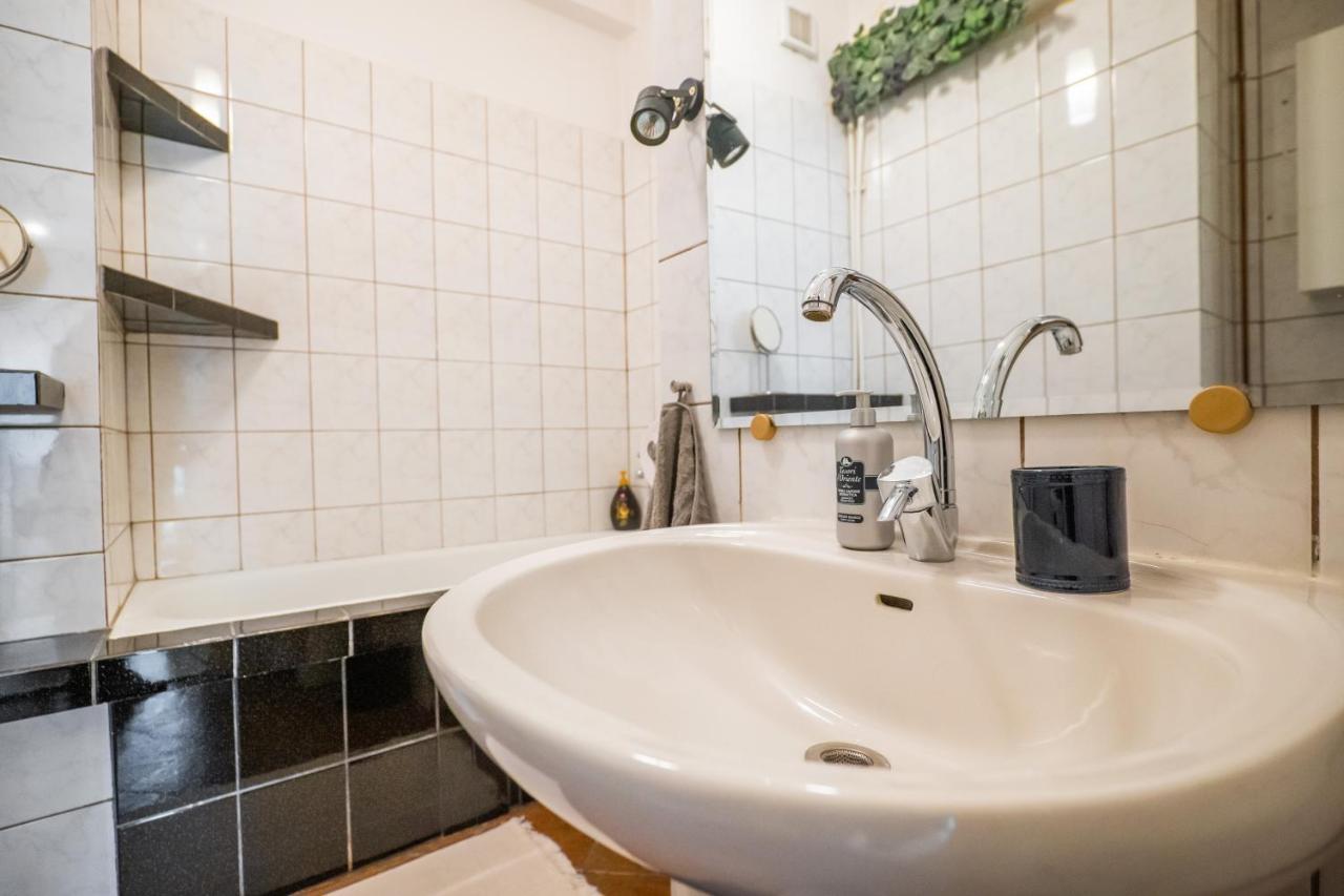 Bucharest Cozy Studio Luaran gambar