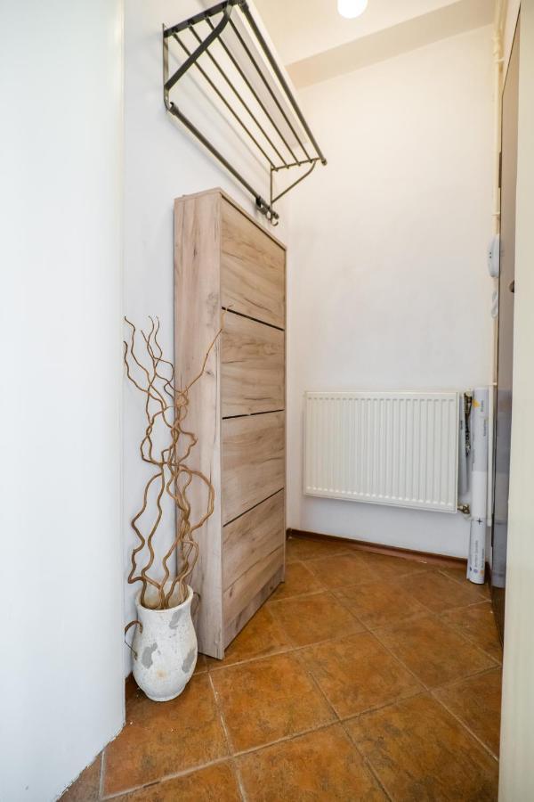 Bucharest Cozy Studio Luaran gambar